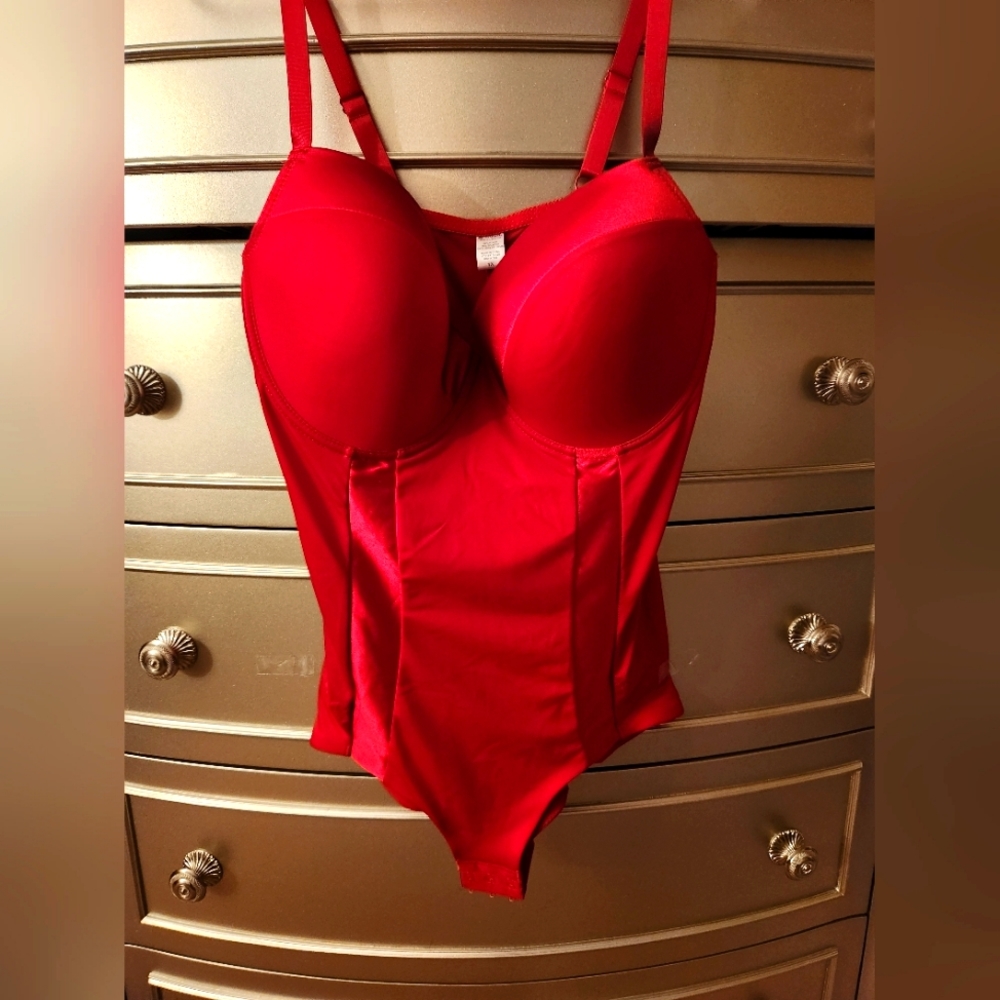 ❤️ Silky Sexy Red Bodysuit ❤️